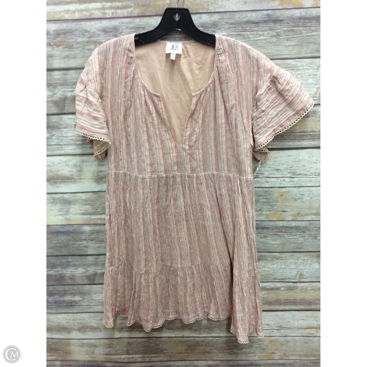 Dress Casual Short By Clothes Mentor In Peach, Size: Xs
