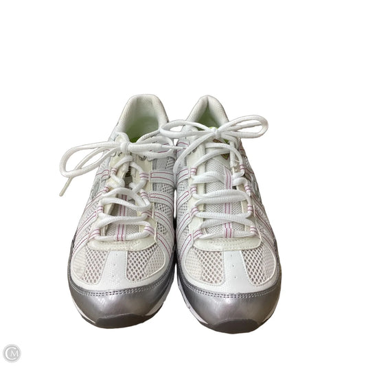 Shoes Athletic By Skechers In White, Size: 10