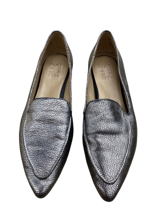 Shoes Flats By Naturalizer In Silver, Size: 8