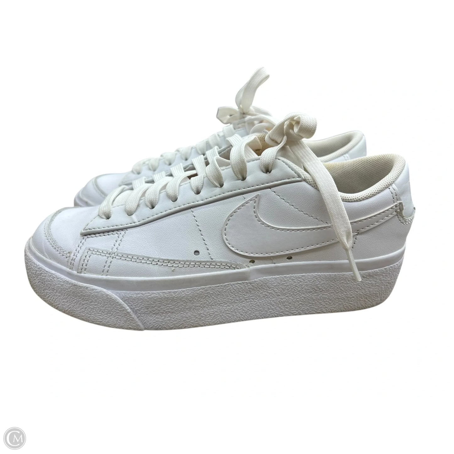 Shoes Sneakers By Nike In White, Size: 5