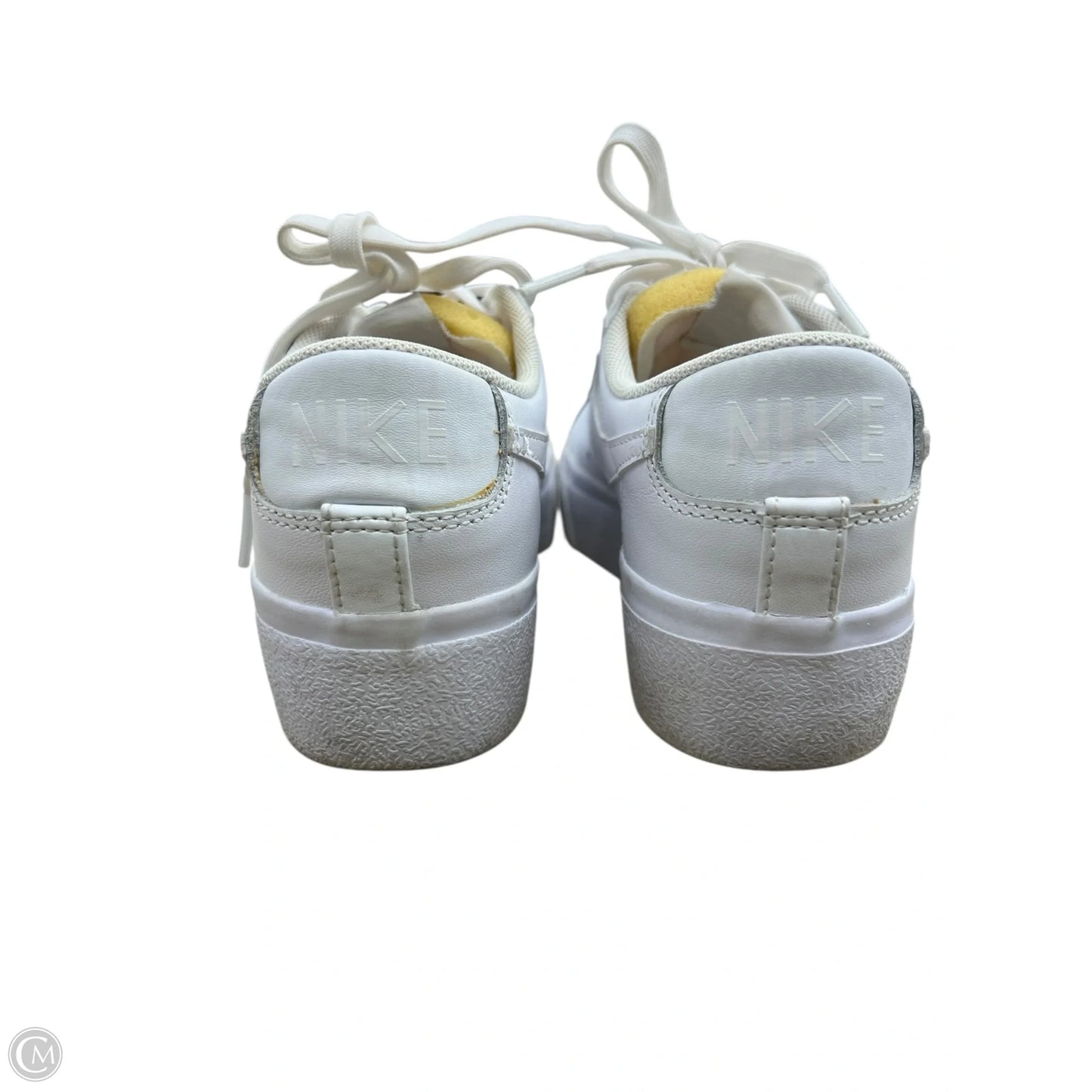 Shoes Sneakers By Nike In White, Size: 5