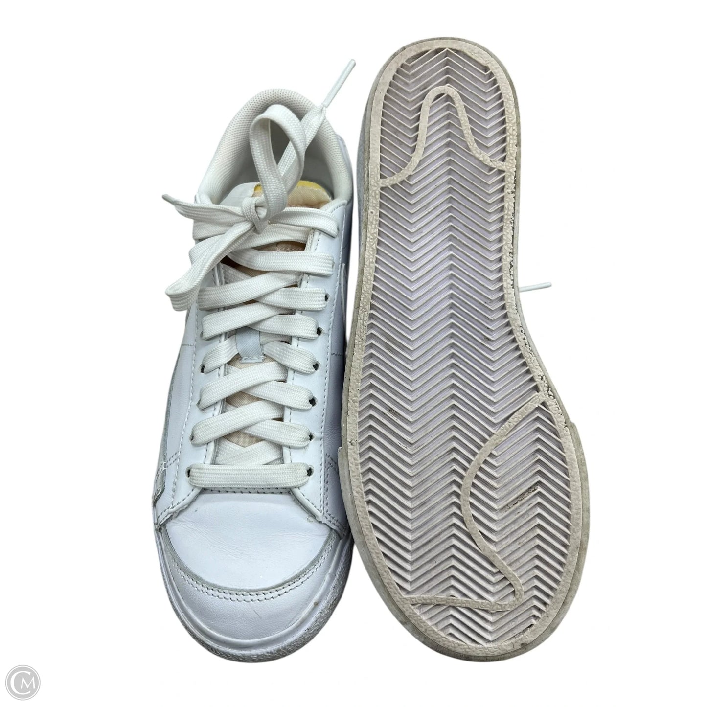 Shoes Sneakers By Nike In White, Size: 5