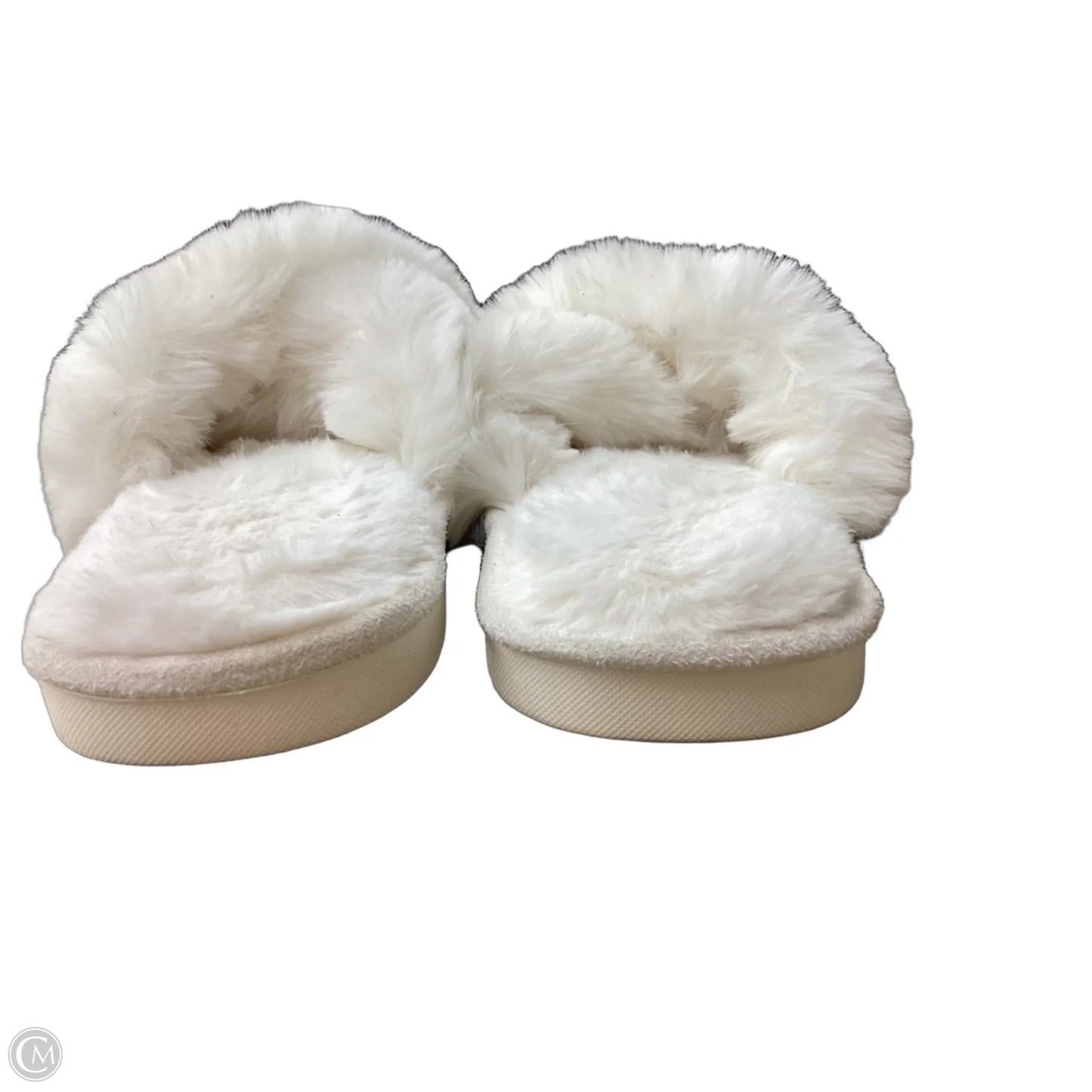 Slippers By Clothes Mentor In Cream, Size: 7