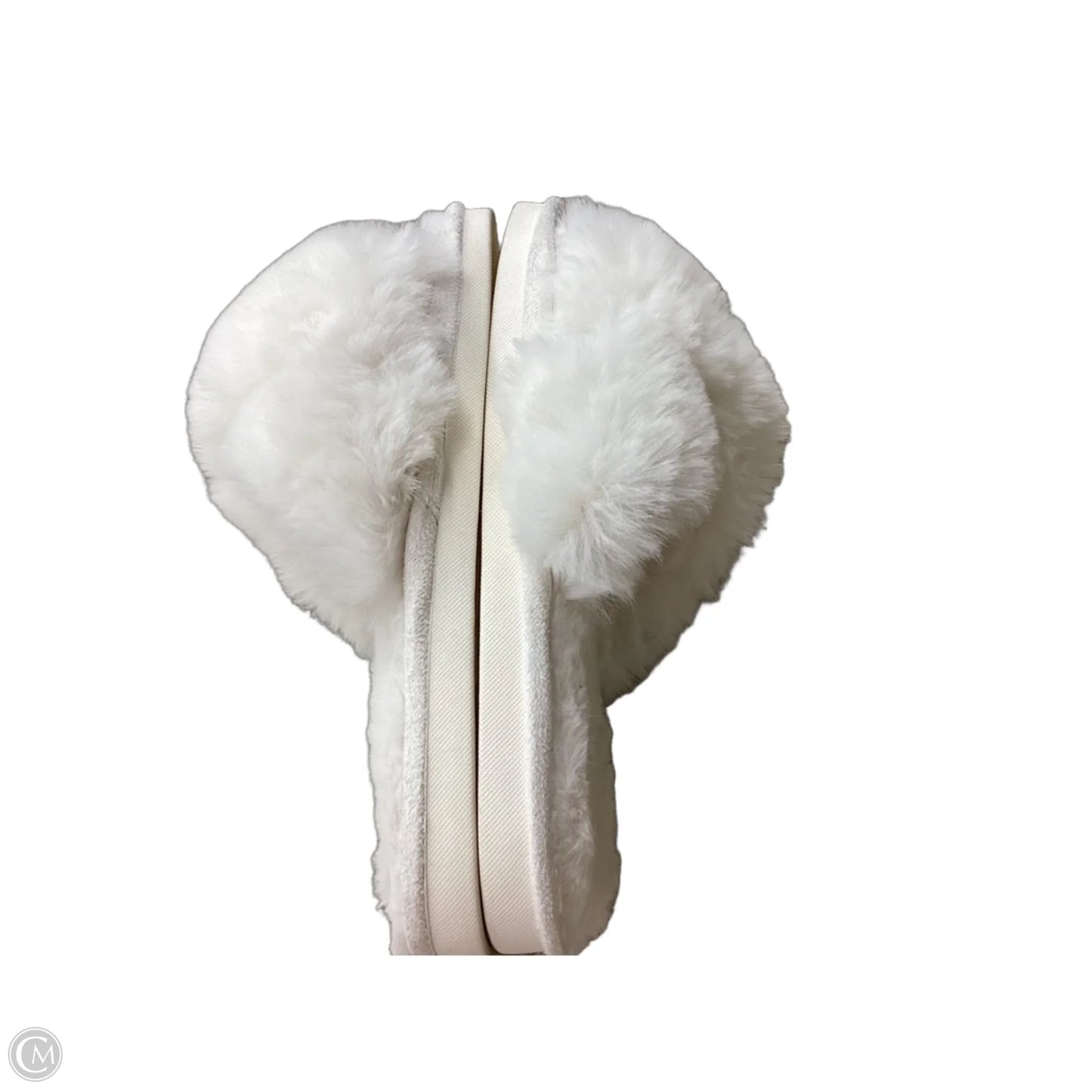 Slippers By Clothes Mentor In Cream, Size: 7