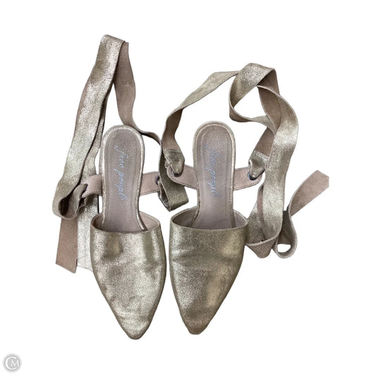 Shoes Flats By Free People In Gold, Size: 7.5
