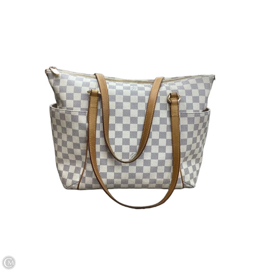 Handbag Luxury Designer By Louis Vuitton, Size: Large