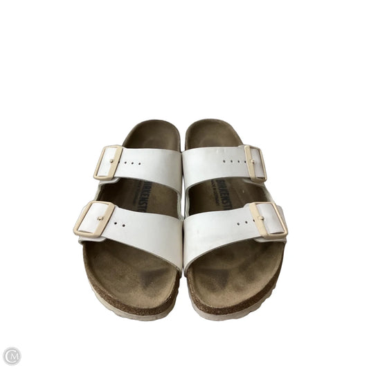 Sandals Flats By Birkenstock In Cream, Size: 7