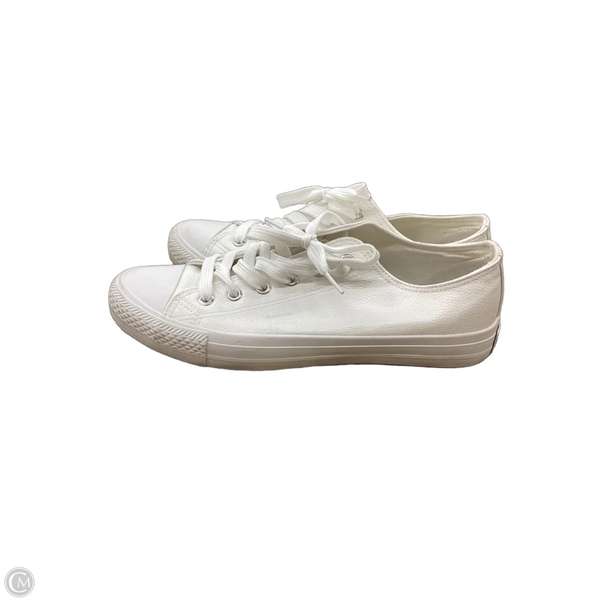 Shoes Sneakers By Mudd In White, Size: 9