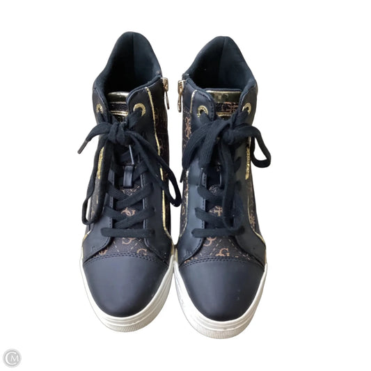 Shoes Sneakers By Guess In Black & Gold, Size: 8