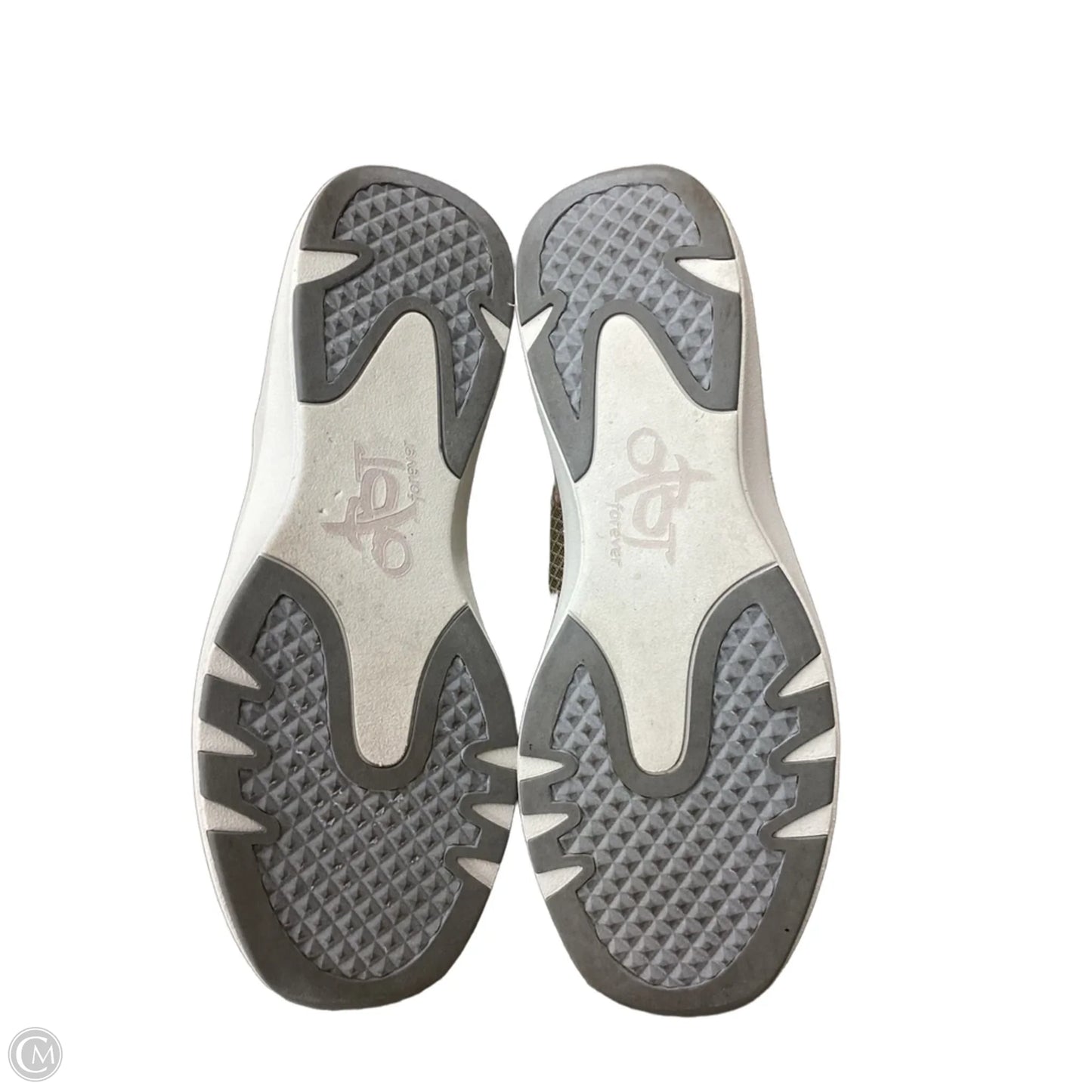 Shoes Sneakers By Otbt In Tan, Size: 9.5