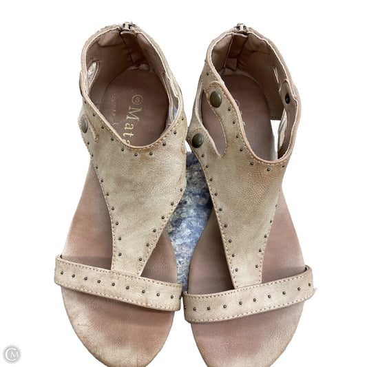 Sandals Flats By Clothes Mentor In Tan, Size: 8