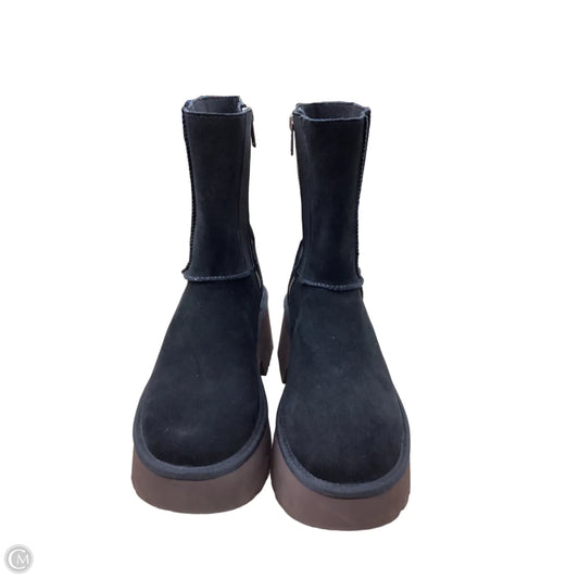 Boots Designer By Ugg In Black, Size: 9