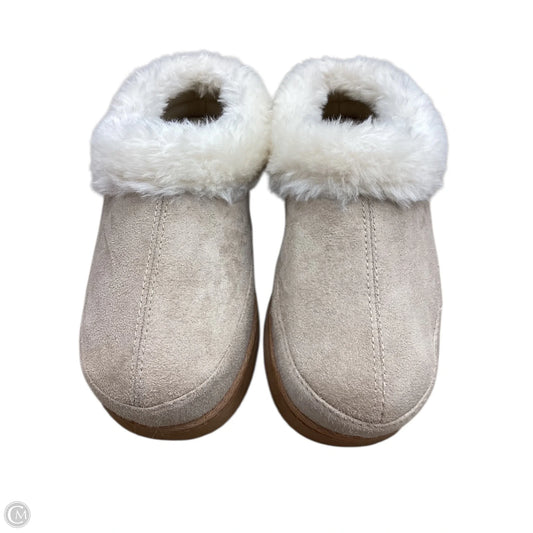 Slippers By Clothes Mentor In Beige, Size: 6