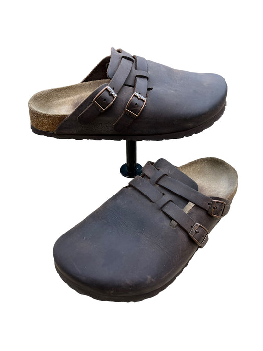 Shoes Flats By Birkenstock  Size: 7